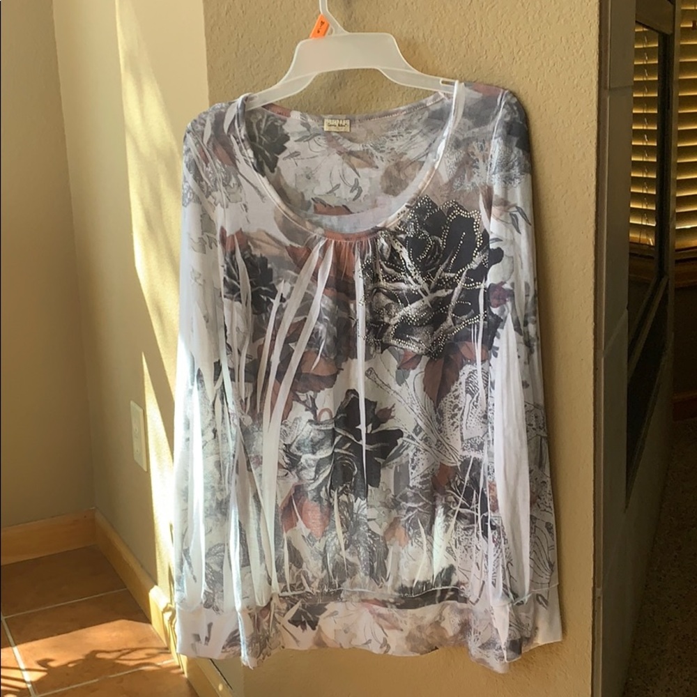 Long sleeve tee like new